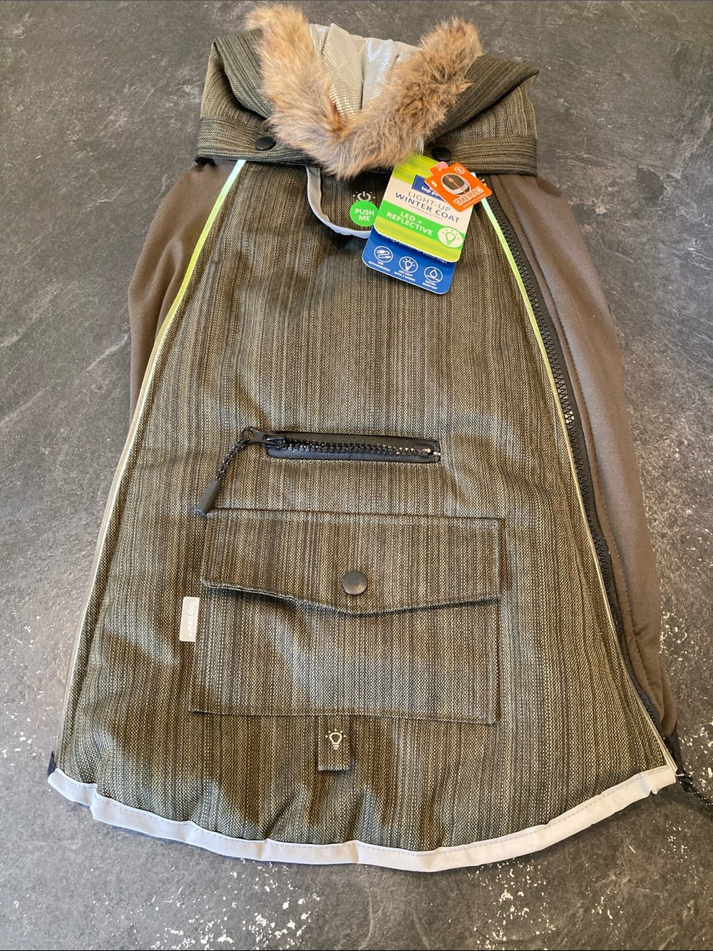 Dog Top Paw Light Up LED Reflective winter coat size L - NWT